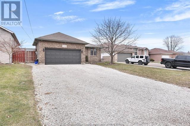 1540 Grand Marais East, House detached with 3 bedrooms, 3 bathrooms and null parking in Windsor ON | Image 3