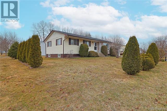 1 Merrett Drive, House detached with 4 bedrooms, 2 bathrooms and null parking in Oromocto NB | Image 3
