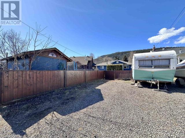 3952 Broadway Avenue, House detached with 2 bedrooms, 1 bathrooms and null parking in Smithers BC | Image 19