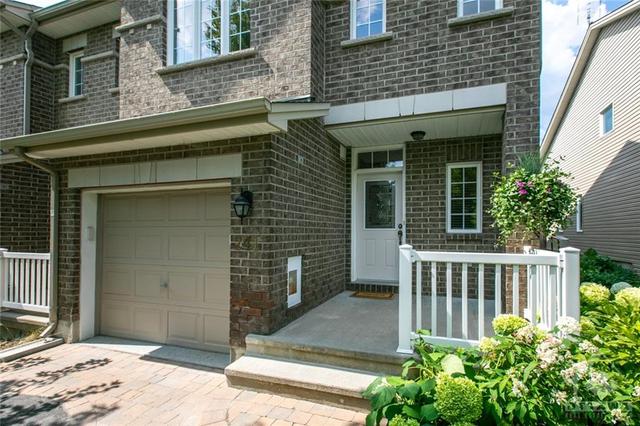 241 Tandalee Crescent, Townhouse with 2 bedrooms, 2 bathrooms and 3 parking in Ottawa ON | Image 3