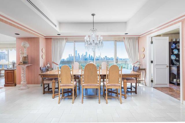 1908 - 61 St Clair Ave W, Condo with 3 bedrooms, 3 bathrooms and 3 parking in Toronto ON | Image 18