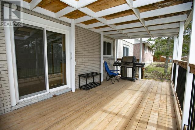 33 Huntington Pk, House detached with 4 bedrooms, 2 bathrooms and null parking in Sault Ste. Marie ON | Image 11