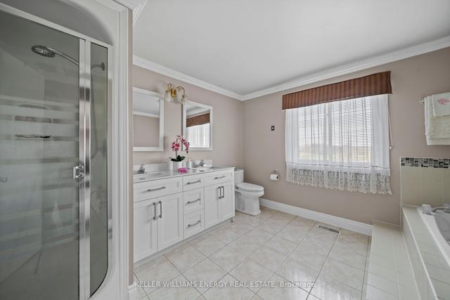 915 Catskill Dr, House detached with 4 bedrooms, 4 bathrooms and 6 parking in Oshawa ON | Image 16