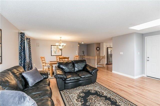8 Twiss Dr, House detached with 3 bedrooms, 2 bathrooms and 2 parking in Barrie ON | Image 5