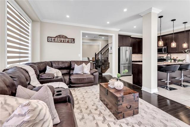 2486 Village Common Drive, House attached with 6 bedrooms, 4 bathrooms and 4 parking in Oakville ON | Image 4