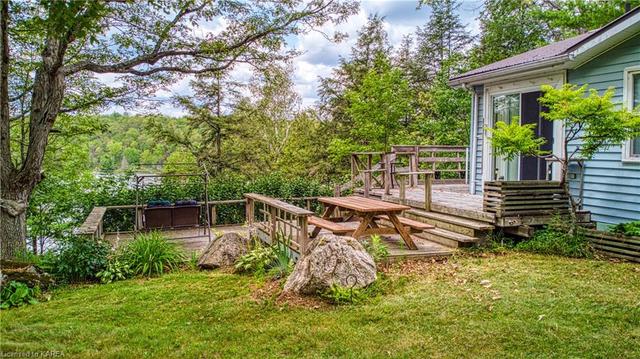 1085 Lakefront Circle, House detached with 3 bedrooms, 1 bathrooms and null parking in Central Frontenac ON | Image 30