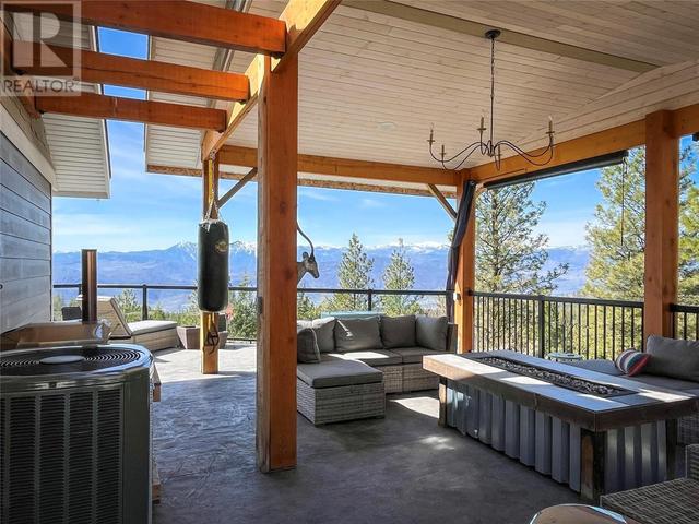 860 Bullmoose Trail, House detached with 4 bedrooms, 2 bathrooms and 2 parking in Okanagan Similkameen A BC | Image 3