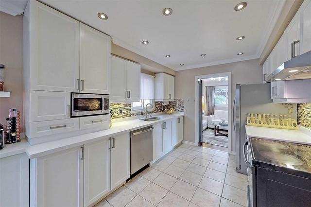 upper - 37 Hanson Rd, House detached with 3 bedrooms, 2 bathrooms and 5 parking in Mississauga ON | Image 2