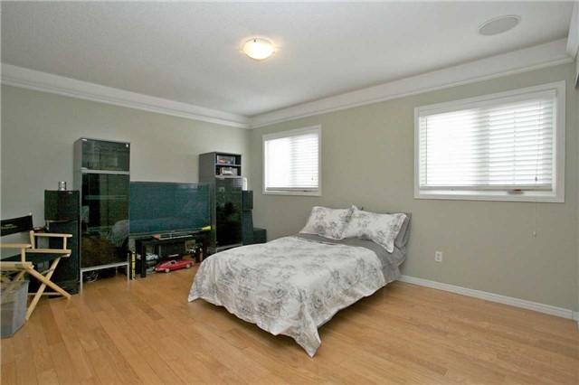 80 Mccleave Cres, House attached with 3 bedrooms, 3 bathrooms and 4 parking in Brampton ON | Image 13