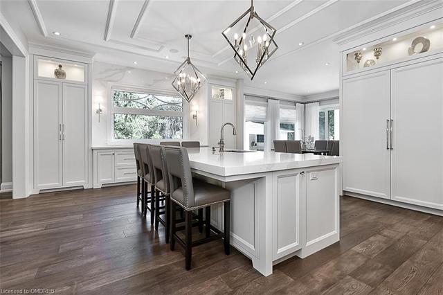 1238 Crawford Court, House detached with 5 bedrooms, 4 bathrooms and 10 parking in Oakville ON | Image 5