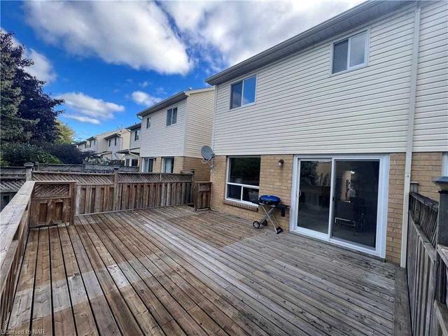 186 Dorothy St, House attached with 3 bedrooms, 3 bathrooms and 3 parking in St. Catharines ON | Image 32