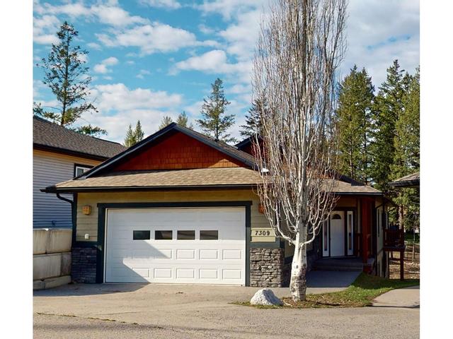 7309 Copperhorn Drive, House detached with 3 bedrooms, 2 bathrooms and null parking in Radium Hot Springs BC | Image 1