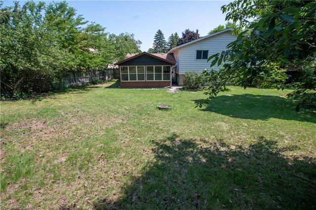 1699 Willowbrook Crescent, House detached with 3 bedrooms, 2 bathrooms and null parking in Sarnia ON | Image 24