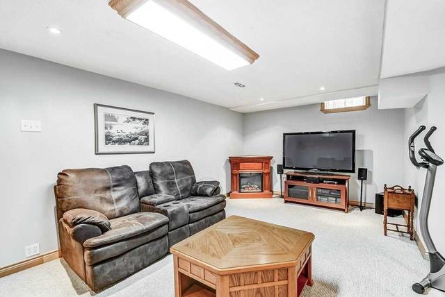 3910 Parkgate Dr, House detached with 3 bedrooms, 3 bathrooms and 3 parking in Mississauga ON | Image 22