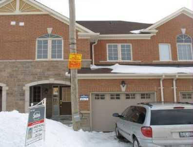 t087 - 11 Eagle Trace St N, House attached with 3 bedrooms, 3 bathrooms and 1 parking in Brampton ON | Image 1