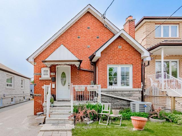 24 Guestville Ave, House detached with 2 bedrooms, 1 bathrooms and 0 parking in Toronto ON | Image 1