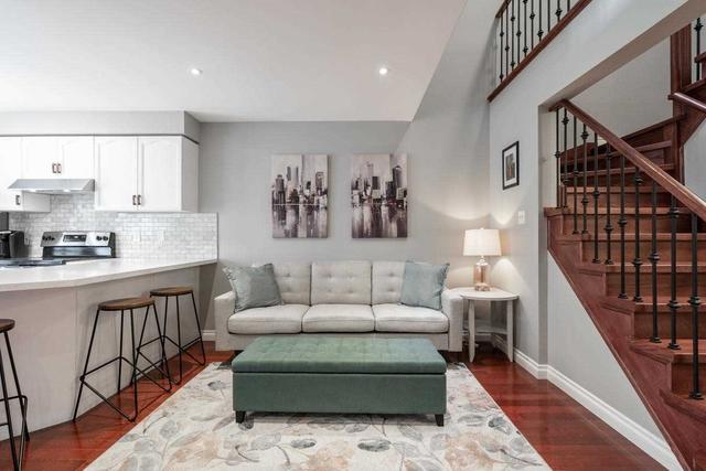 3939 Honey Locust Tr, House semidetached with 3 bedrooms, 4 bathrooms and 3 parking in Mississauga ON | Image 19