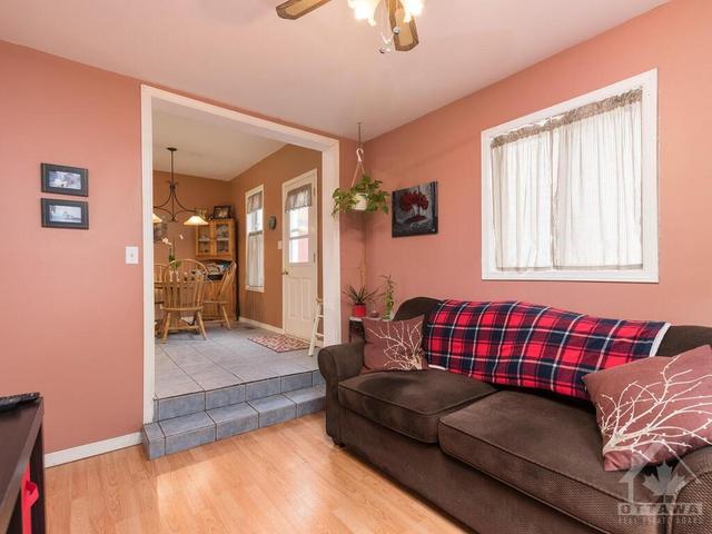 27 Kent Street, House detached with 3 bedrooms, 2 bathrooms and 4 parking in Smiths Falls ON | Image 14