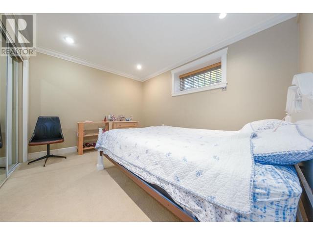 302 E 12th Street, House detached with 4 bedrooms, 4 bathrooms and 2 parking in North Vancouver BC | Image 29
