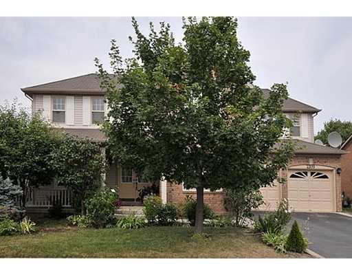 2109 Oak Grove Pl, House detached with 4 bedrooms, 3 bathrooms and null parking in Burlington ON | Image 1