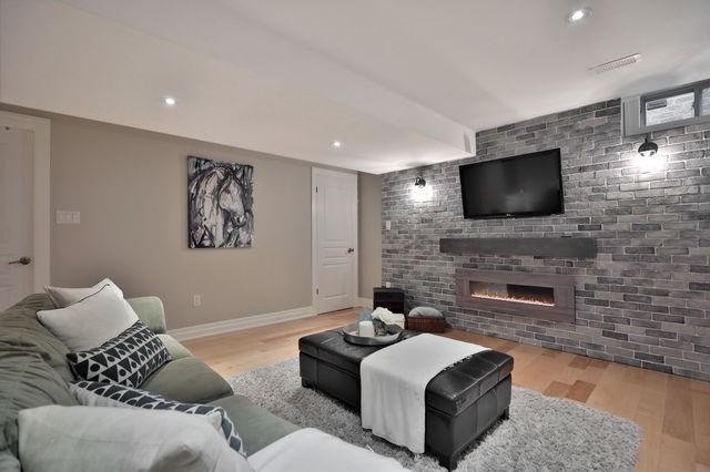 3225 Saltaire Cres, House detached with 5 bedrooms, 4 bathrooms and 2 parking in Oakville ON | Image 16