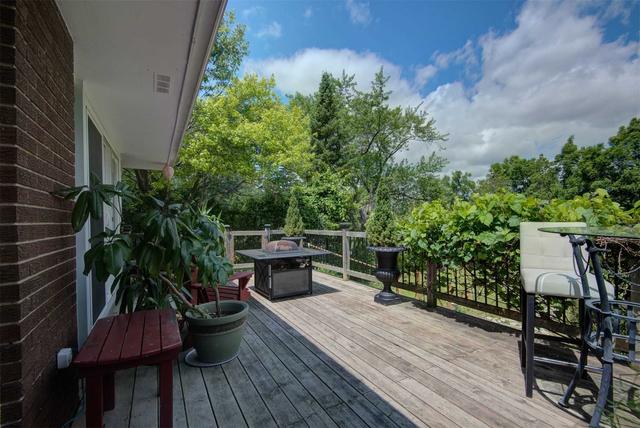 28 Sunset Blvd, House detached with 2 bedrooms, 2 bathrooms and 5 parking in Cambridge ON | Image 11