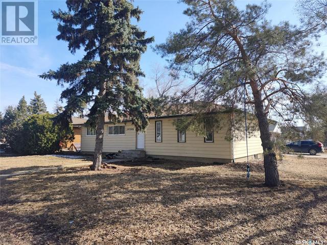 1927 Grant Drive, House detached with 8 bedrooms, 3 bathrooms and null parking in Regina SK | Image 18