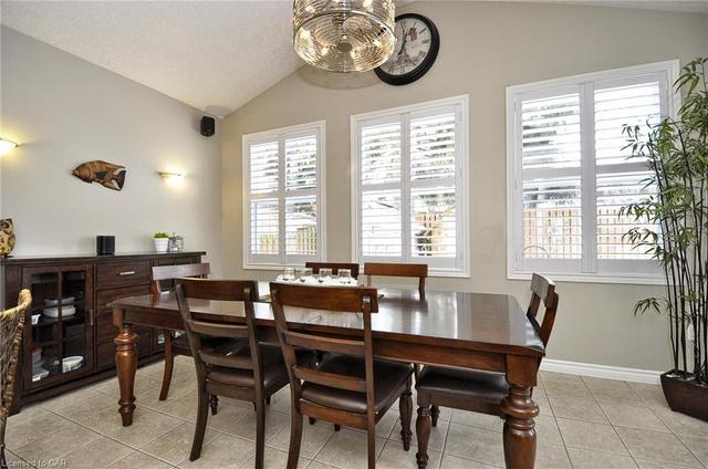 28 Charleswood Court, House detached with 4 bedrooms, 3 bathrooms and 5 parking in Cambridge ON | Image 15