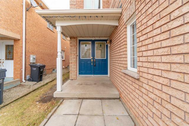 42 Native Landing Cres, House semidetached with 3 bedrooms, 4 bathrooms and 2 parking in Brampton ON | Image 2