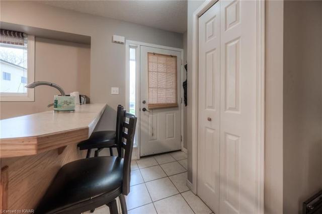 211 Veronica Dr, Townhouse with 2 bedrooms, 2 bathrooms and 1 parking in Kitchener ON | Image 27