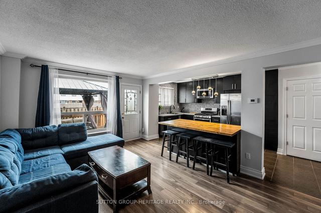 167 - 120 Nonquon Rd, Townhouse with 3 bedrooms, 1 bathrooms and 1 parking in Oshawa ON | Image 5
