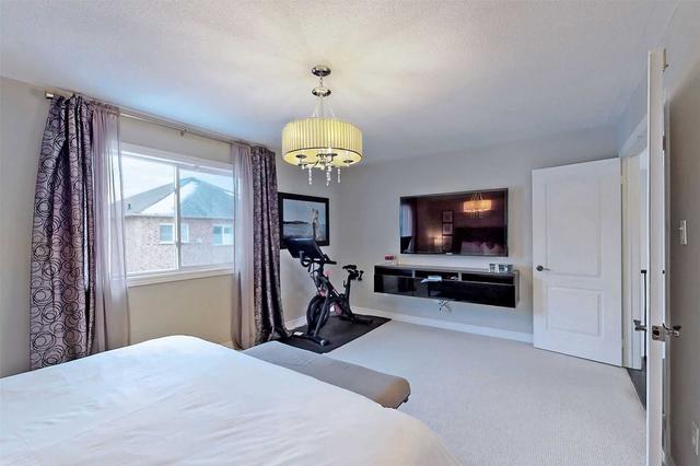 19 Scarlett Tr, House detached with 3 bedrooms, 4 bathrooms and 4 parking in Vaughan ON | Image 5