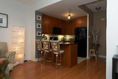 th108 - 90 Absolute Ave, Townhouse with 3 bedrooms, 2 bathrooms and 2 parking in Mississauga ON | Image 3