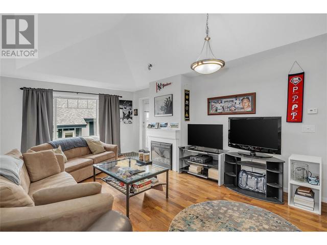 208 - 633 Lequime Road, Condo with 2 bedrooms, 2 bathrooms and 1 parking in Kelowna BC | Image 9