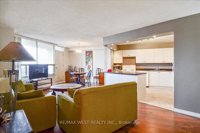 1601 - 5 Shady Gfwy, Condo with 3 bedrooms, 2 bathrooms and 1 parking in Toronto ON | Image 2