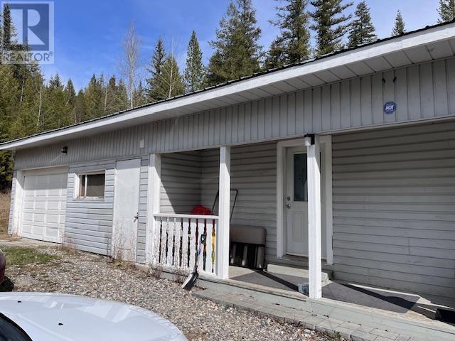 4605 S 97 Highway, House other with 2 bedrooms, 2 bathrooms and null parking in Cariboo A BC | Image 3