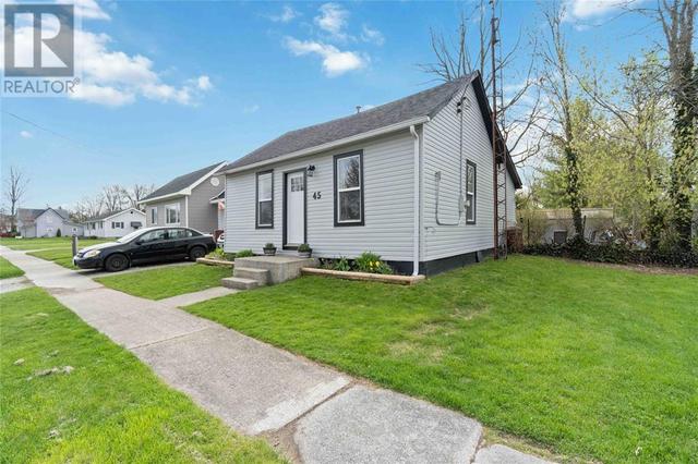 45 Milton Street, House detached with 2 bedrooms, 1 bathrooms and null parking in St. Clair ON | Image 3