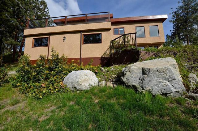 1021 Old Main Road, House detached with 4 bedrooms, 3 bathrooms and 7 parking in Okanagan Similkameen E BC | Image 5