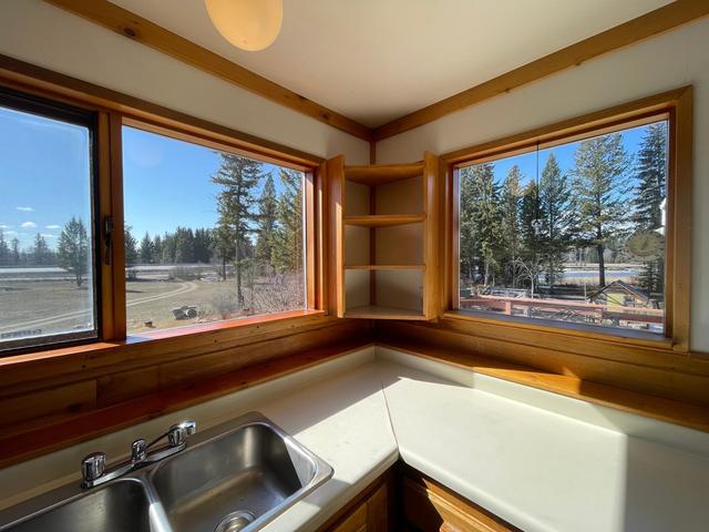 4561 Barleben Road, House detached with 2 bedrooms, 1 bathrooms and null parking in East Kootenay E BC | Image 5