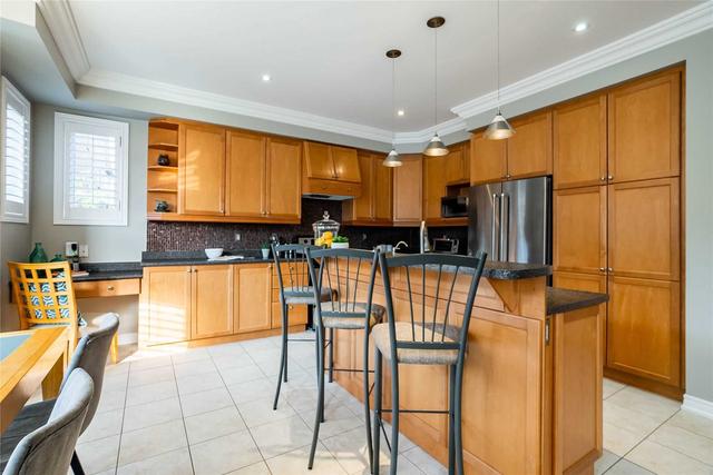 114 Jefferson Forest Dr, House detached with 4 bedrooms, 4 bathrooms and 8 parking in Richmond Hill ON | Image 3