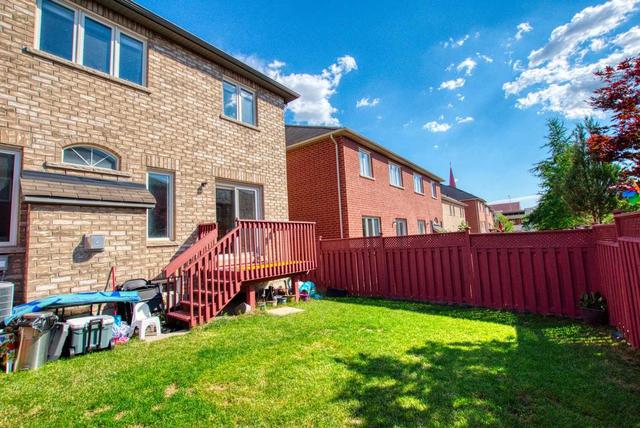 upper - 18 Saint Eugene St, House semidetached with 3 bedrooms, 3 bathrooms and 2 parking in Brampton ON | Image 32
