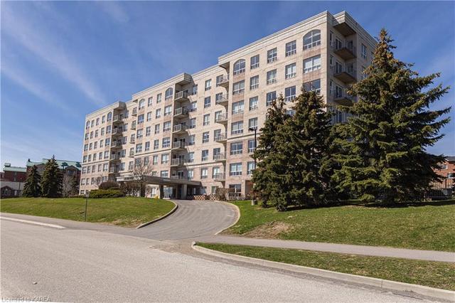 205 - 350 Wellington Street, House attached with 2 bedrooms, 2 bathrooms and null parking in Kingston ON | Image 22