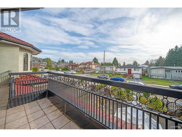 7113 Union Street, House detached with 6 bedrooms, 5 bathrooms and 3 parking in Burnaby BC | Image 36
