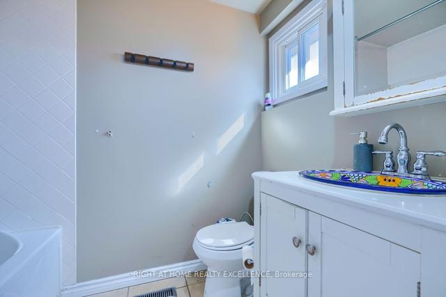 9 Hallen Rd, House detached with 3 bedrooms, 4 bathrooms and 5 parking in Brampton ON | Image 22