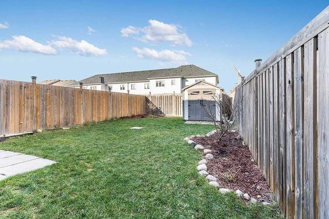 37 Pearcey Cres, House attached with 3 bedrooms, 3 bathrooms and 3 parking in Barrie ON | Image 10
