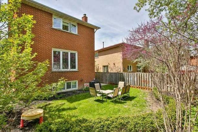 39 Conley St, House detached with 4 bedrooms, 3 bathrooms and 4 parking in Vaughan ON | Image 8
