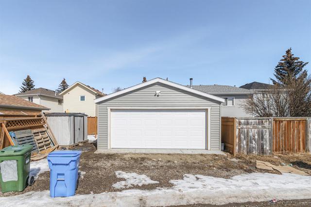 23 Martinview Road Ne, House detached with 4 bedrooms, 2 bathrooms and 4 parking in Calgary AB | Image 24