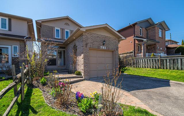 792 Crowells St, House detached with 3 bedrooms, 2 bathrooms and 3 parking in Oshawa ON | Image 12
