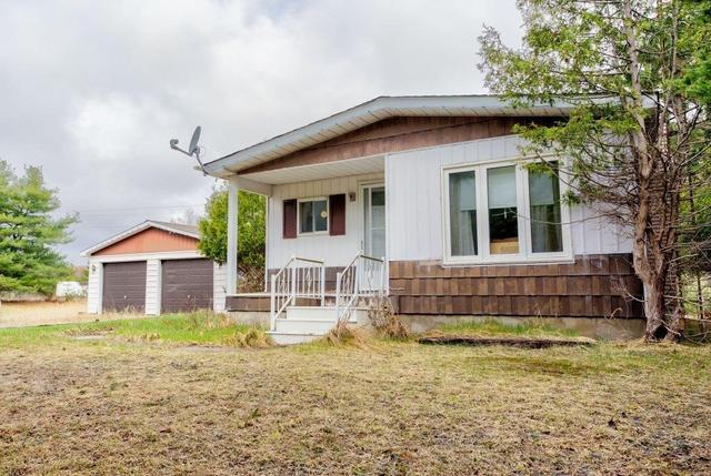 16382 Highway 60 Highway, House detached with 3 bedrooms, 1 bathrooms and 6 parking in Killaloe, Hagarty and Richards ON | Image 2