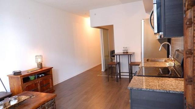 618W - 36 Lisgar St, Condo with 2 bedrooms, 1 bathrooms and null parking in Toronto ON | Image 5